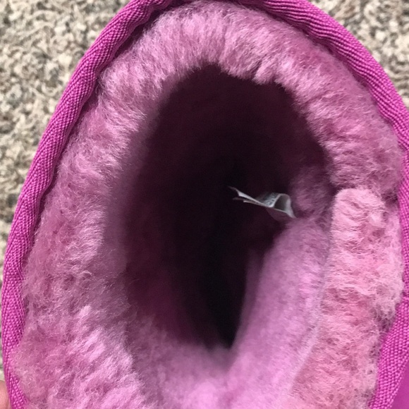 🪬STEAL ALERT 🚨 UGGS Hot Pink Size 6 Mid Rise Boots Excellent Used Condition! - Picture 6 of 9
